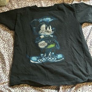 Boys Mickey Mouse tee shirt.